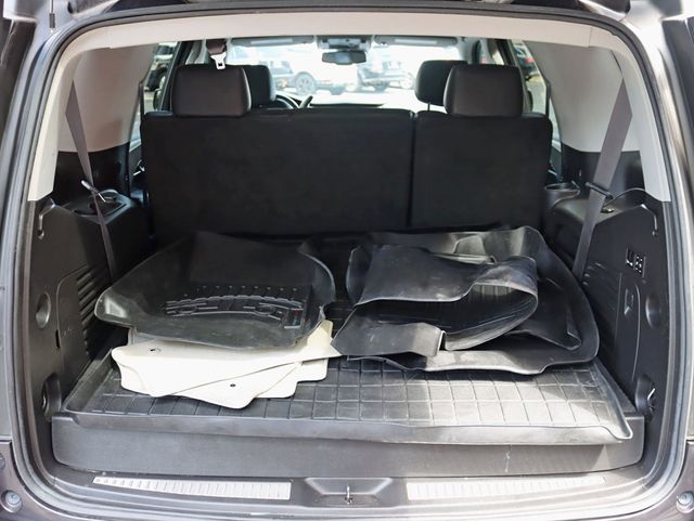 2015 Cadillac Escalade 4WD 4dr Premium - 22903494 - 32