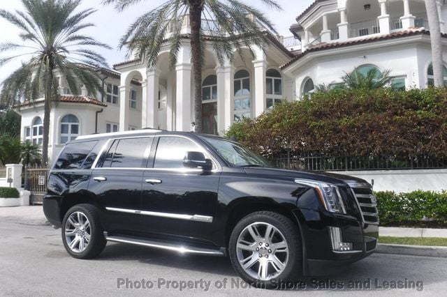 2015 Cadillac Escalade Luxury 4X4 - 22221285 - 0
