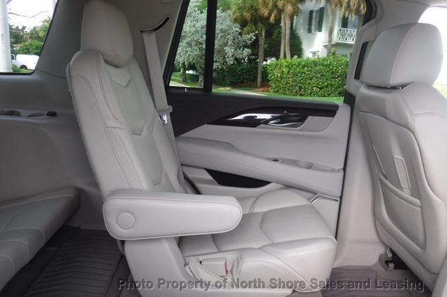 2015 Cadillac Escalade Luxury 4X4 - 22221285 - 46