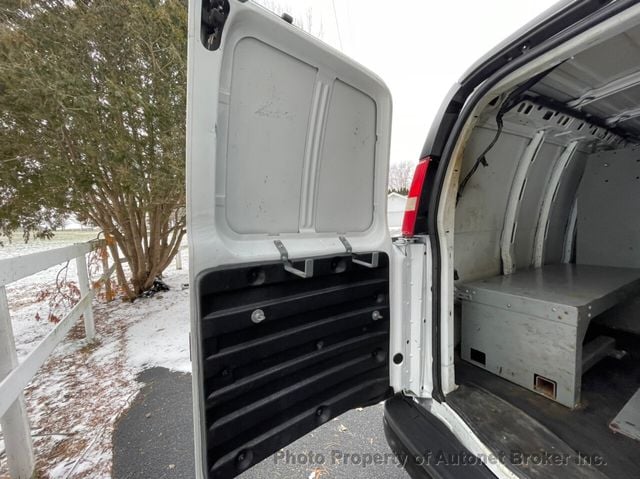 2015 Chevrolet Express Cargo Van RWD 3500 135" - 22283183 - 24