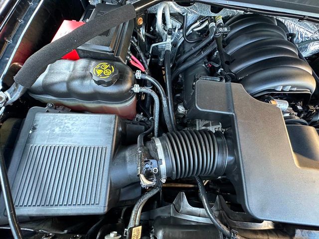 2015 Chevrolet Suburban 4WD 4dr LTZ - 22916534 - 38