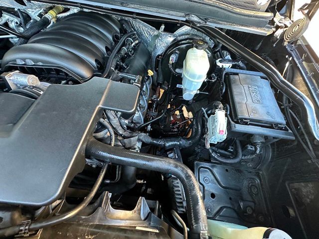 2015 Chevrolet Suburban 4WD 4dr LTZ - 22916534 - 39