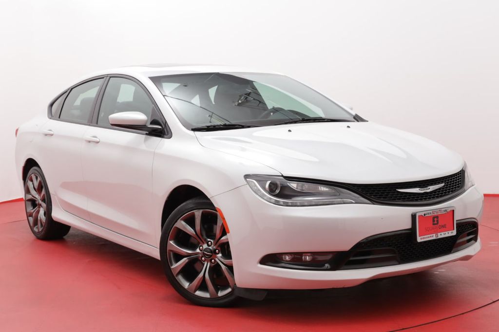 2015 Chrysler 200 4dr Sedan S AWD - 20843901 | Video 1