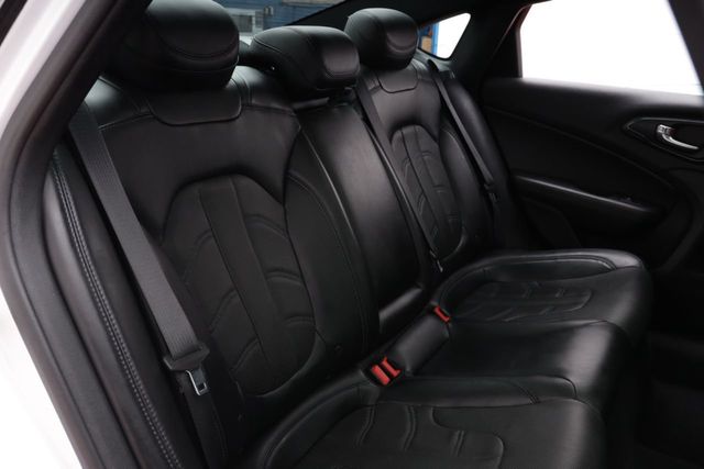 2015 Chrysler 200 4dr Sedan S AWD - 20843901 - 12