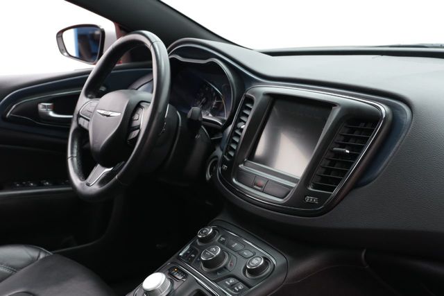 2015 Chrysler 200 4dr Sedan S AWD - 20843901 - 16