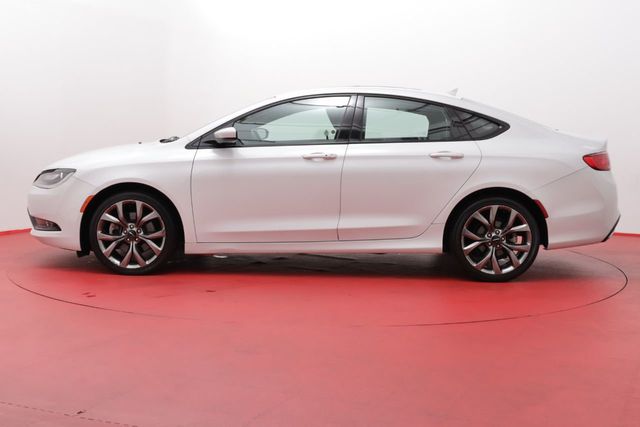 2015 Chrysler 200 4dr Sedan S AWD - 20843901 - 1