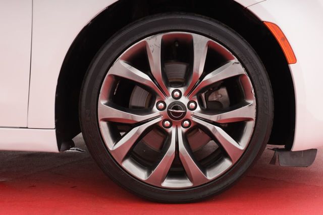 2015 Chrysler 200 4dr Sedan S AWD - 20843901 - 25