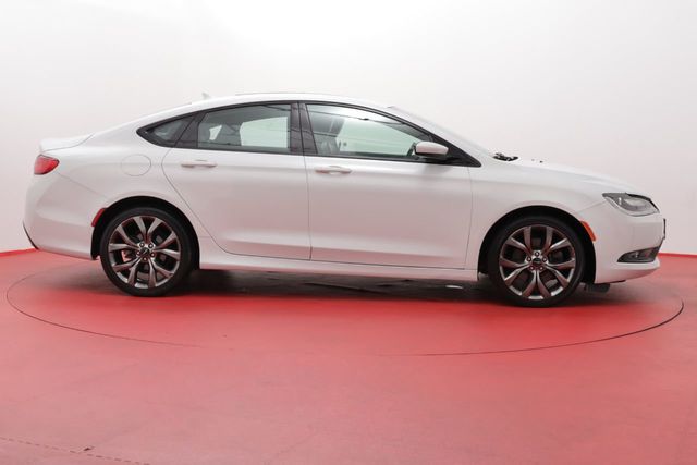 2015 Chrysler 200 4dr Sedan S AWD - 20843901 - 5
