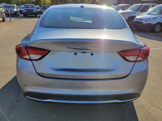 2015 Chrysler 200 Limited Sedan 4D - 22932427 - 10