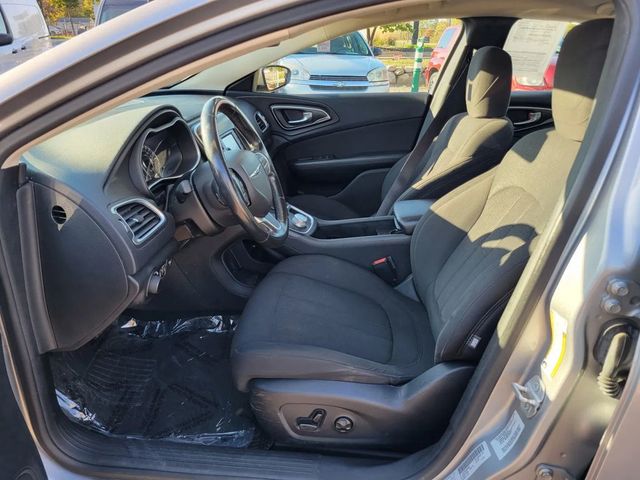 2015 Chrysler 200 Limited Sedan 4D - 22932427 - 1