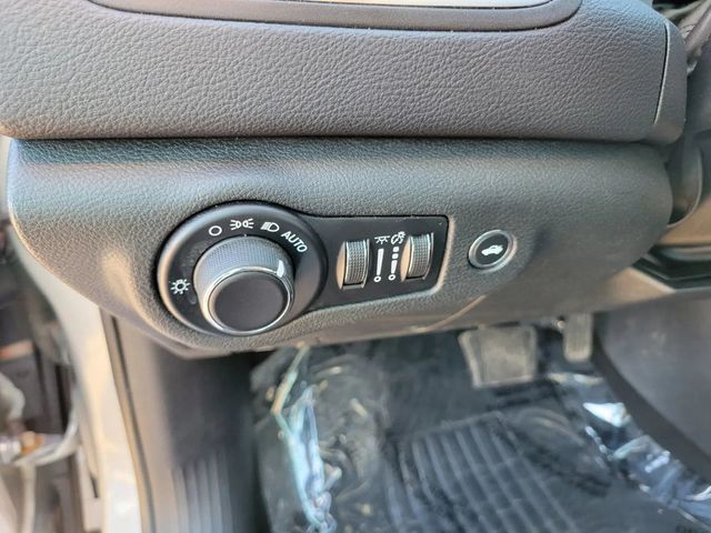 2015 Chrysler 200 Limited Sedan 4D - 22932427 - 22