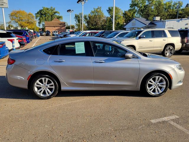 2015 Chrysler 200 Limited Sedan 4D - 22932427 - 2