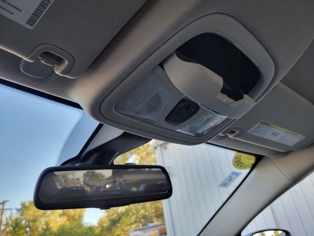 2015 Chrysler 200 Limited Sedan 4D - 22932427 - 29