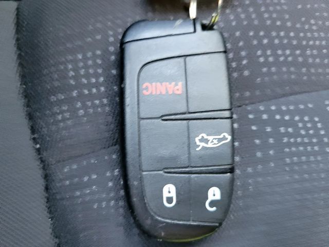 2015 Chrysler 200 Limited Sedan 4D - 22932427 - 32