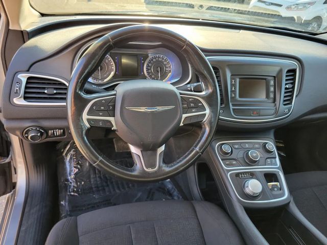 2015 Chrysler 200 Limited Sedan 4D - 22932427 - 5