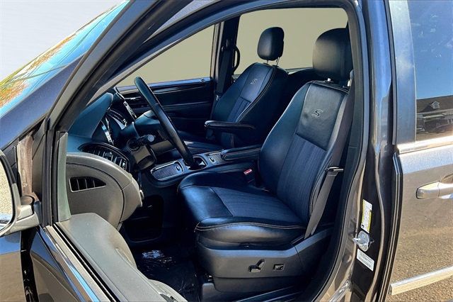 2015 Chrysler Town & Country 4dr Wagon S - 22927188 - 9