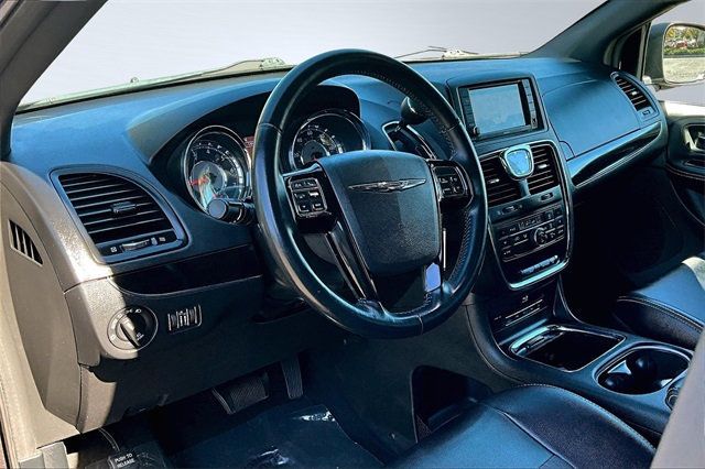 2015 Chrysler Town & Country 4dr Wagon S - 22927188 - 10