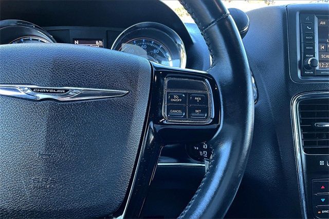 2015 Chrysler Town & Country 4dr Wagon S - 22927188 - 20