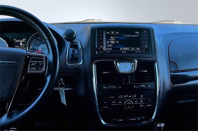 2015 Chrysler Town & Country 4dr Wagon S - 22927188 - 22