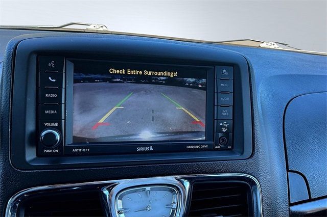 2015 Chrysler Town & Country 4dr Wagon S - 22927188 - 25