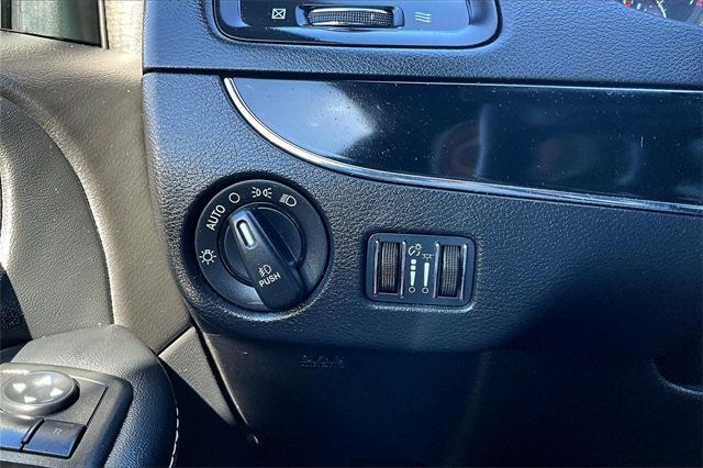 2015 Chrysler Town & Country 4dr Wagon S - 22927188 - 26