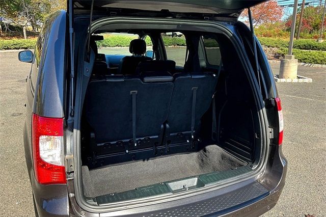 2015 Chrysler Town & Country 4dr Wagon S - 22927188 - 32