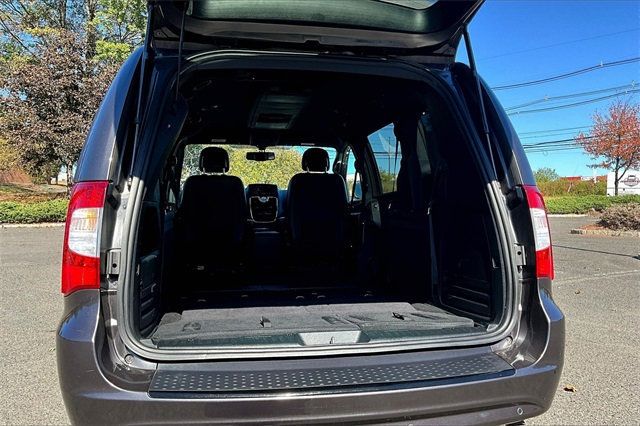 2015 Chrysler Town & Country 4dr Wagon S - 22927188 - 33