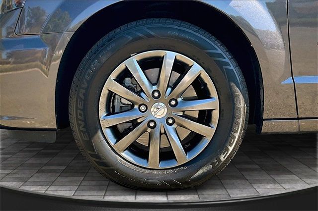 2015 Chrysler Town & Country 4dr Wagon S - 22927188 - 34