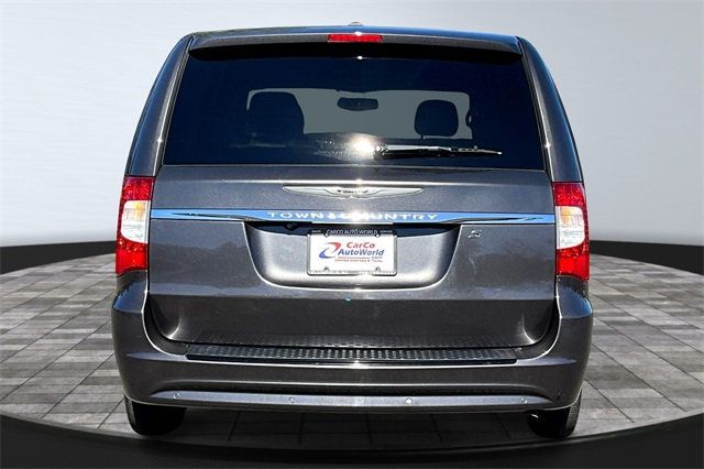 2015 Chrysler Town & Country 4dr Wagon S - 22927188 - 5
