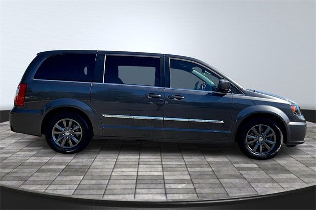 2015 Chrysler Town & Country 4dr Wagon S - 22927188 - 7