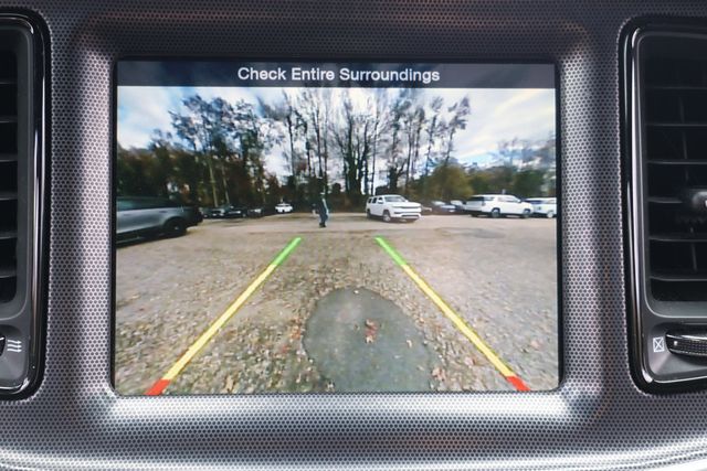 2015 Dodge Challenger 2dr Coupe SRT 392 w/ Power Sunroof, Nav & Technology Group - 22939912 - 17