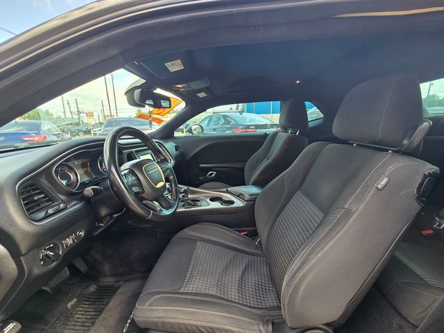 2015 Dodge Challenger 2dr Coupe SXT - 22874435 - 4