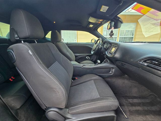 2015 Dodge Challenger 2dr Coupe SXT - 22874435 - 5