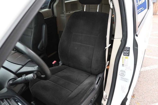 2015 Dodge Grand Caravan SXT Mobility Handicap Van - 22937860 - 13