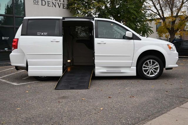 2015 Dodge Grand Caravan SXT Mobility Handicap Van - 22937860 - 16