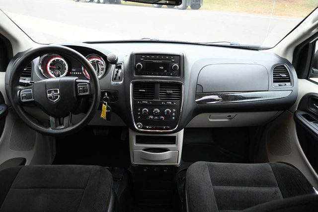 2015 Dodge Grand Caravan SXT Mobility Handicap Van - 22937860 - 22