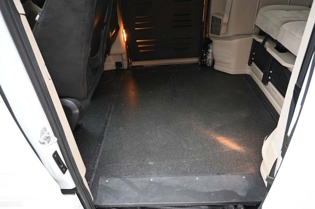 2015 Dodge Grand Caravan SXT Mobility Handicap Van - 22937860 - 27