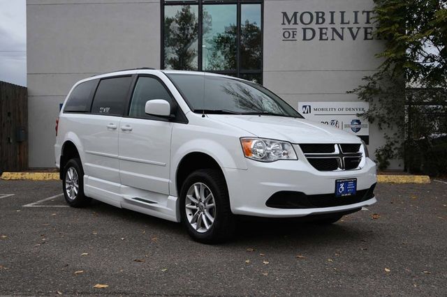 2015 Dodge Grand Caravan SXT Mobility Handicap Van - 22937860 - 2