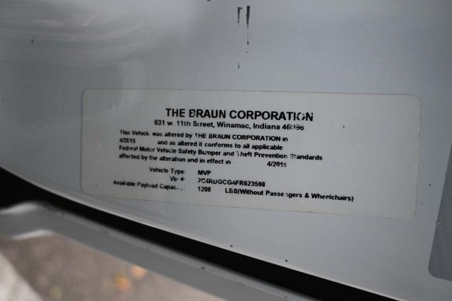 2015 Dodge Grand Caravan SXT Mobility Handicap Van - 22937860 - 33