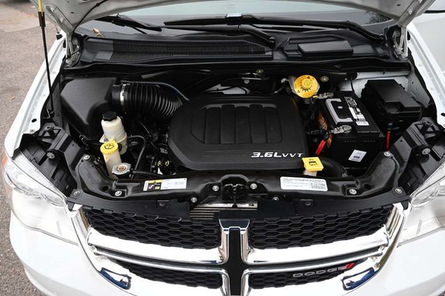 2015 Dodge Grand Caravan SXT Mobility Handicap Van - 22937860 - 34