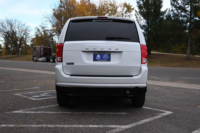 2015 Dodge Grand Caravan SXT Mobility Handicap Van - 22937860 - 6