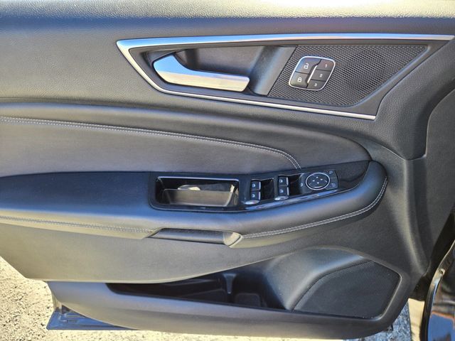 2015 Ford Edge 4dr Titanium FWD - 22939228 - 16