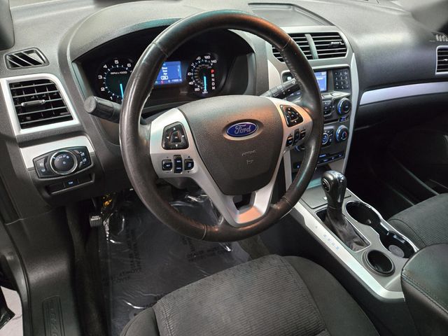 2015 Ford Explorer FWD 4dr XLT - 22894994 - 7