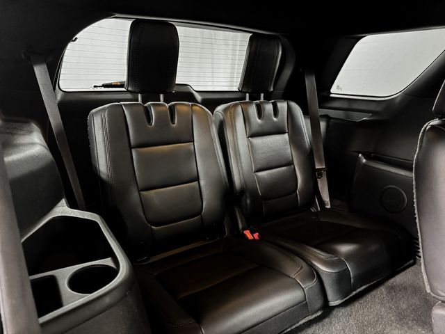 2015 Ford Explorer XLT 4WD - 22924776 - 10