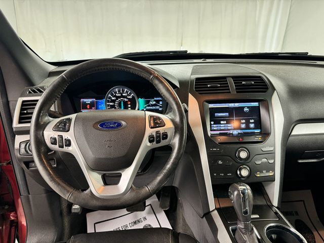 2015 Ford Explorer XLT 4WD - 22924776 - 14