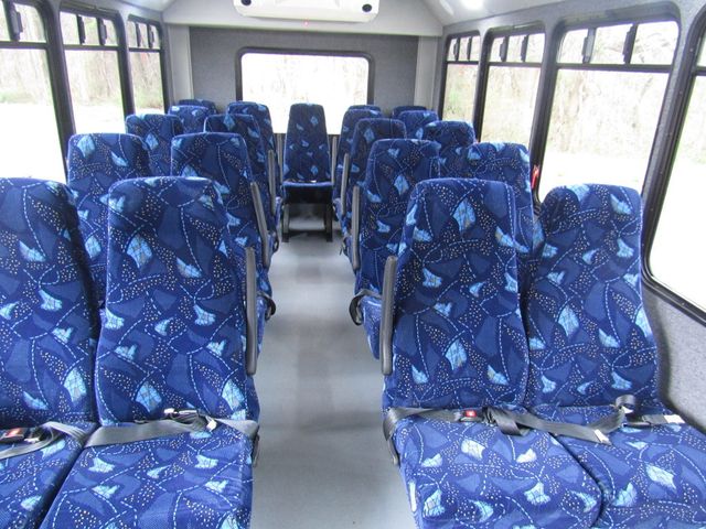 2015 Ford E-450 Goshen II 21 Passengers + Driver - 22366588 - 10