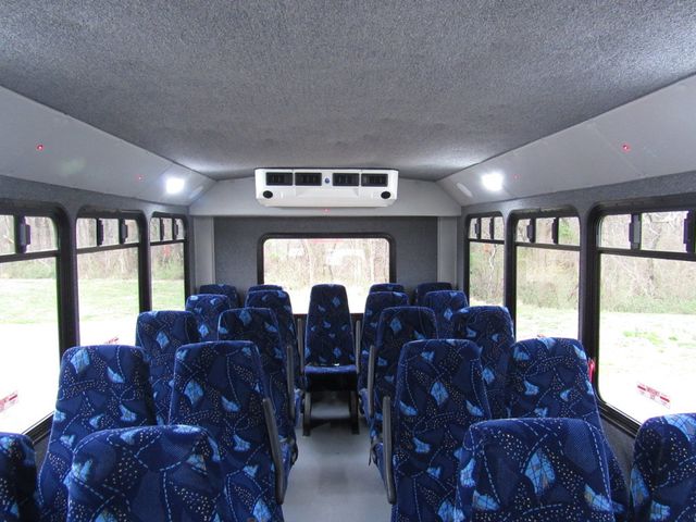 2015 Ford E-450 Goshen II 21 Passengers + Driver - 22366588 - 13