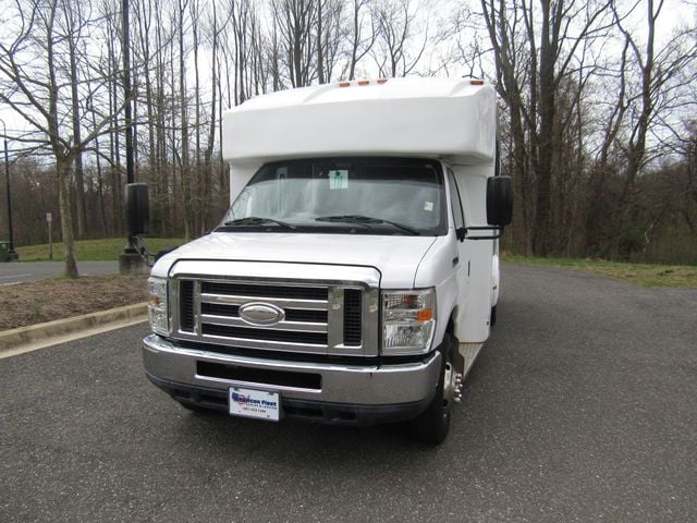 2015 Ford E-450 Goshen II 21 Passengers + Driver - 22366588 - 1