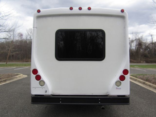 2015 Ford E-450 Goshen II 21 Passengers + Driver - 22366588 - 4