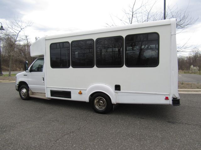2015 Ford E-450 Goshen II 21 Passengers + Driver - 22366588 - 7